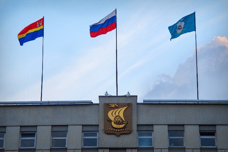 Калининград флаг и герб