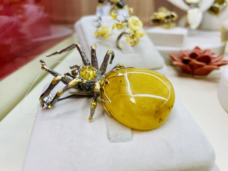 Сережки из янтаря в калининграде